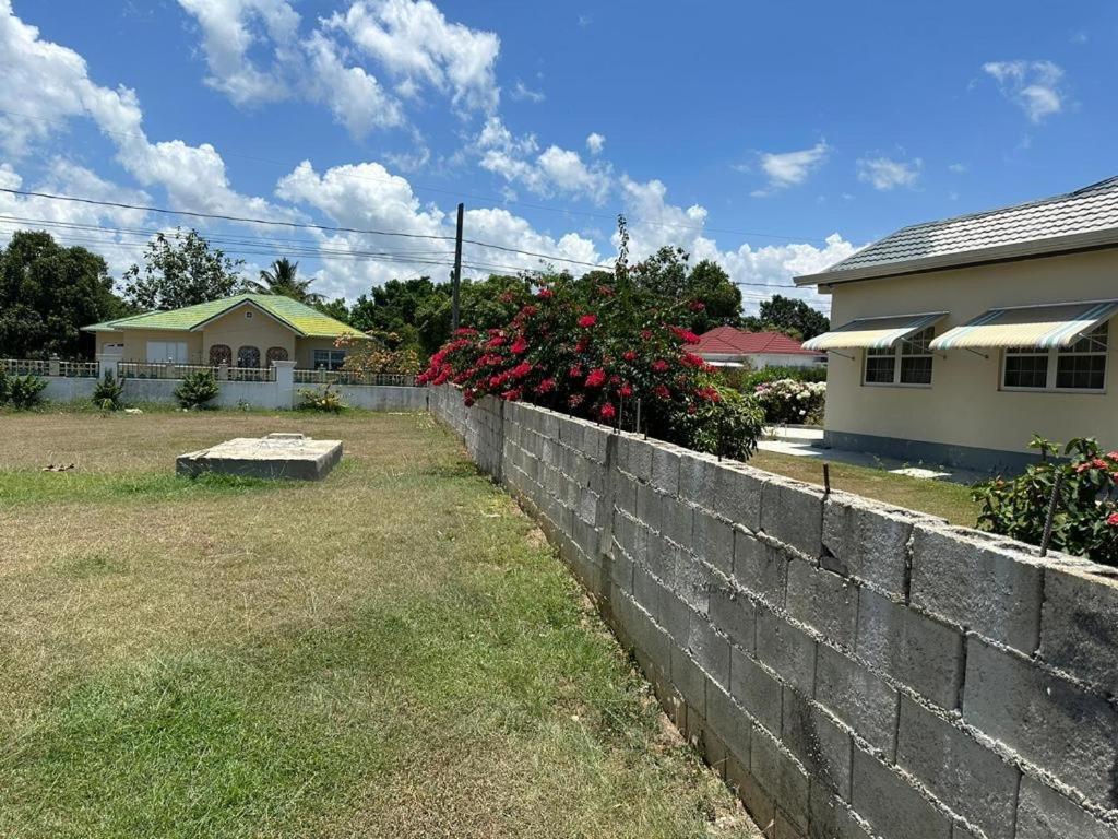St Bess Comfort Style Black River Extérieur photo
